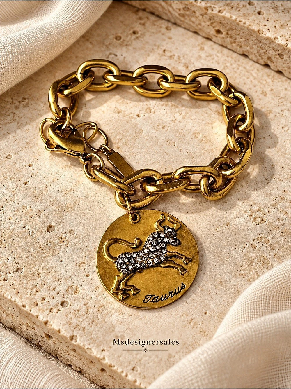 Taurus charm bracelet Gold-Tone Charm Bracelet Like New 194